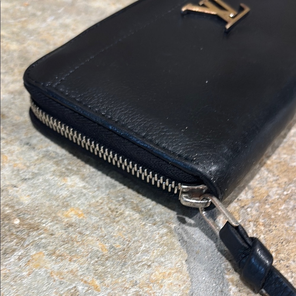 Authentic Louis Vuitton Black leather Lock Me full zip wallet - Picture 11 of 13